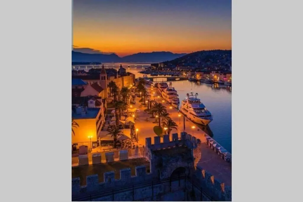 Apartment Oleandar Trogir 0*,  Croatia